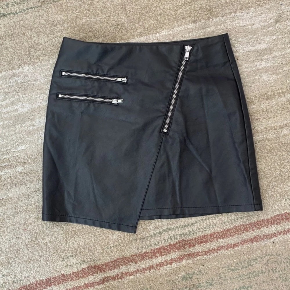 NWT H&M Faux Leather Miniskirt